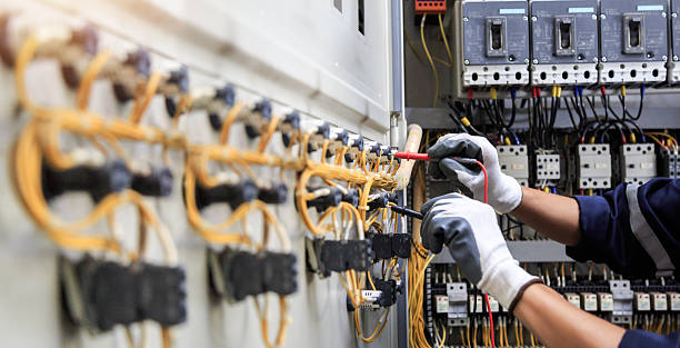 Professional Electrician technician working in Lake Mack-Forest Hills, FL